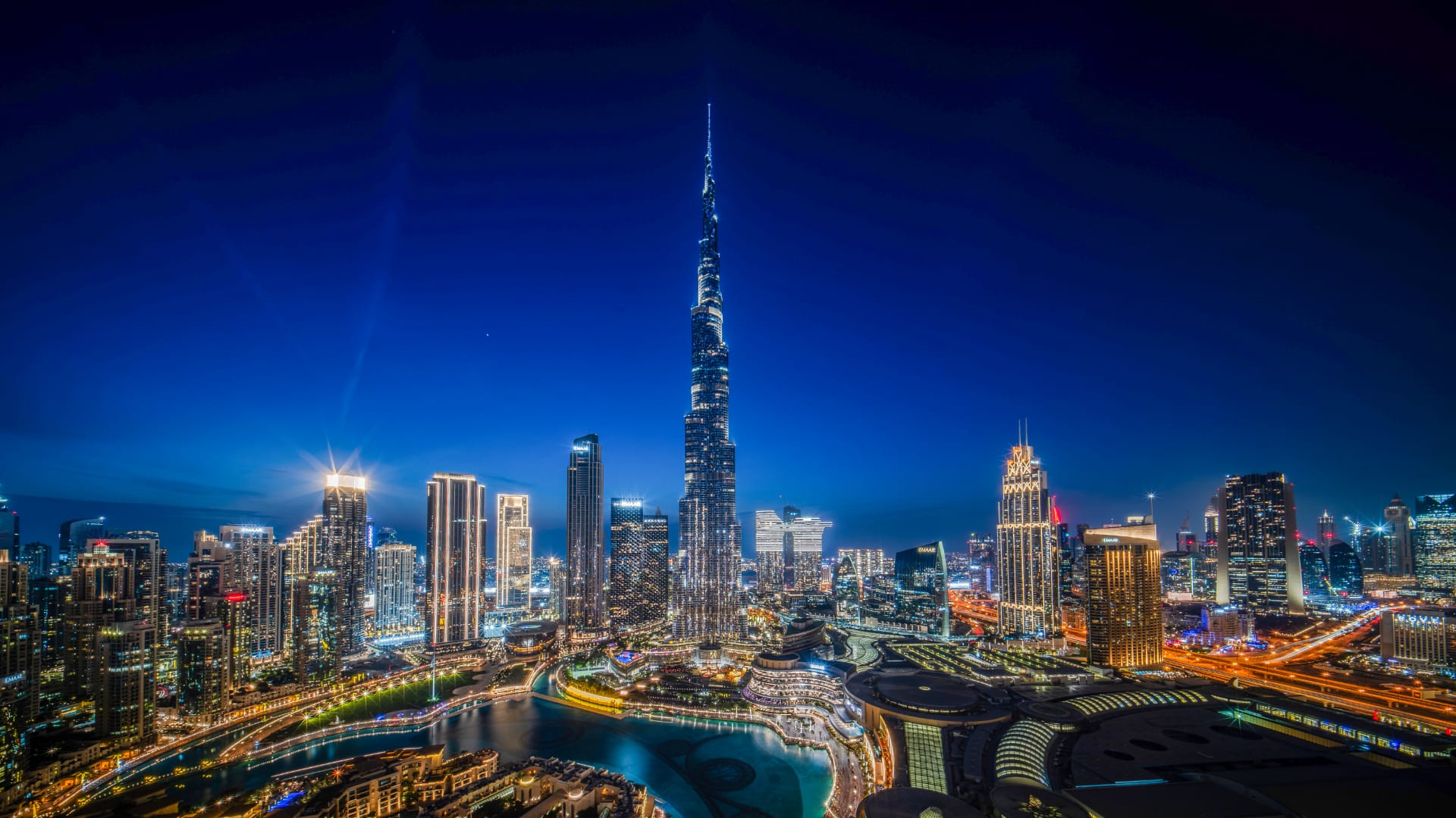 Exploring the Marvel of Modern Architecture: The Burj Khalifa